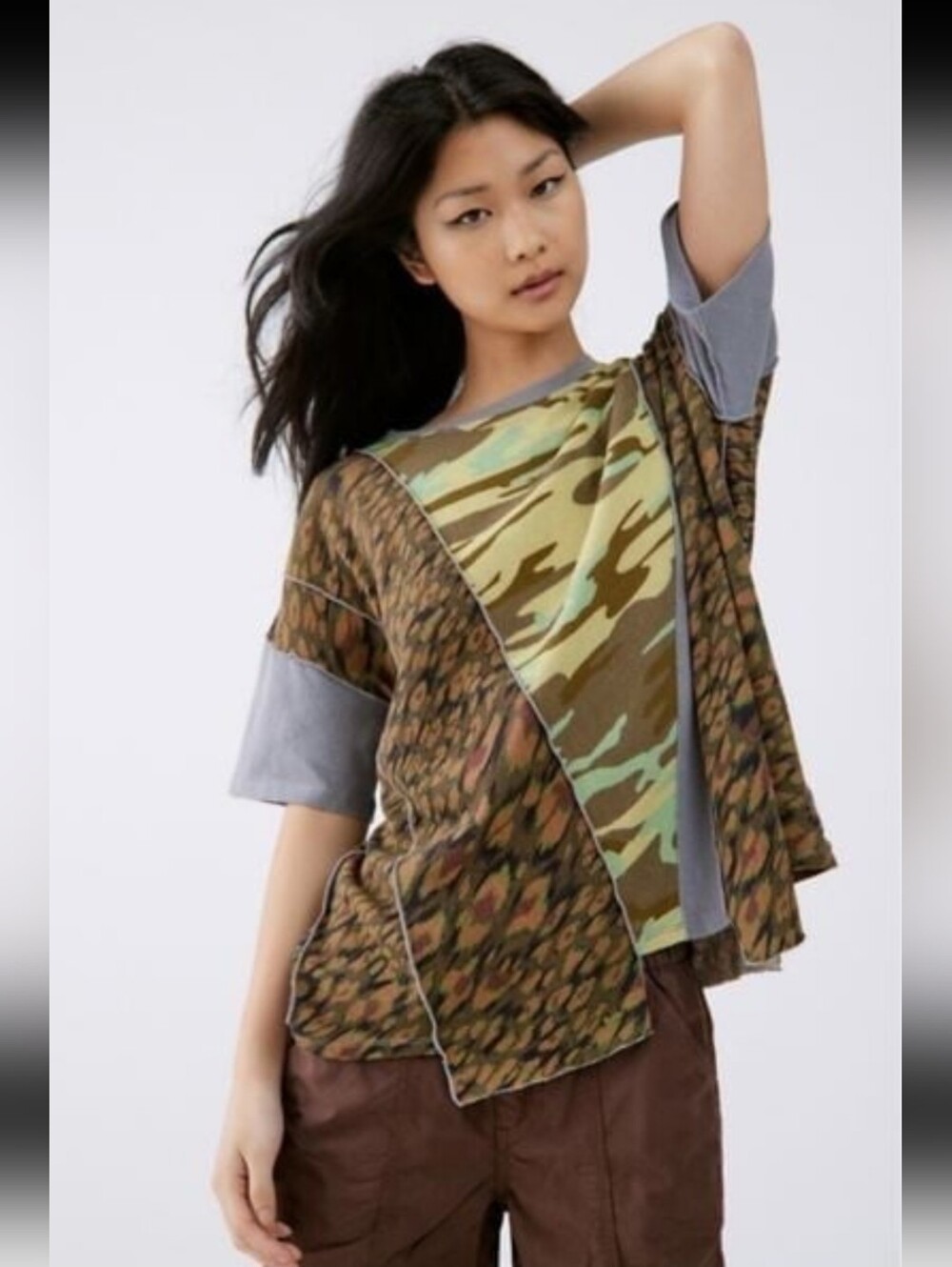 Urban Outfitters BDG Viv Spliced Tee Camo Size large